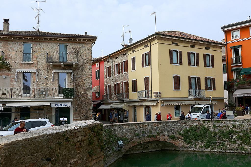 Aurora Sirmione Appartamenti Exterior photo